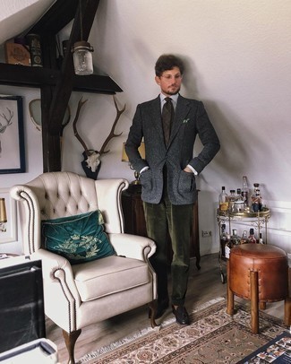 С чем носить темно-зеленые вельветовые брюки мужчине