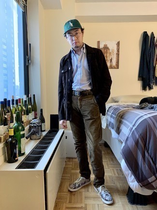 С чем носить темно-зеленые вельветовые брюки мужчине