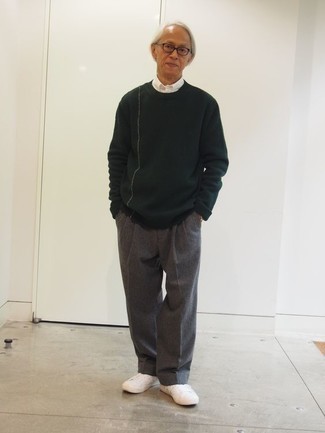 С чем носить темно-зеленый свитер с круглым вырезом мужчине