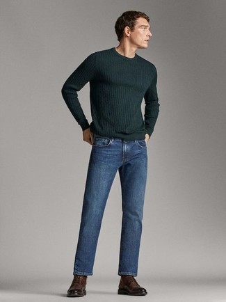 С чем носить темно-зеленый свитер с круглым вырезом мужчине