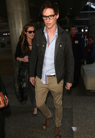 С чем носить темно-зеленую джинсовую куртку мужчине