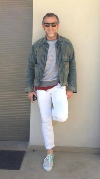 С чем носить темно-зеленую джинсовую куртку мужчине