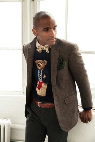 С чем носить темно-зеленые классические брюки мужчине