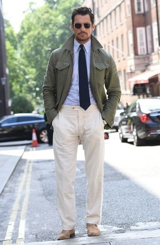 Какие лоферы носить с темно-зеленой полевой курткой