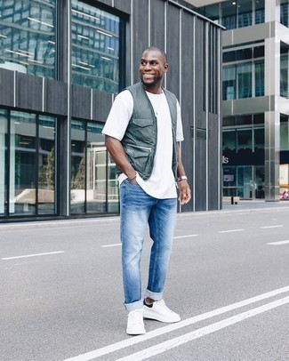 С чем носить темно-зеленую куртку без рукавов мужчине