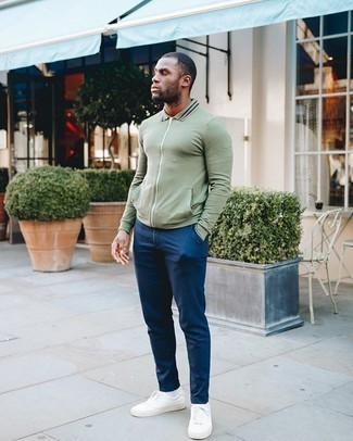 С чем носить темно-зеленую куртку харрингтон