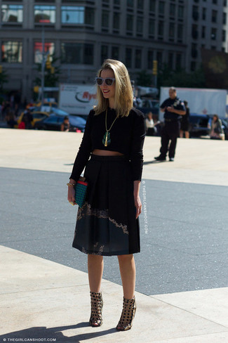 С чем носить темно-зеленые украшения