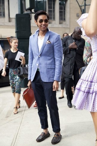 С чем носить темно-зеленый кожаный ремень мужчине