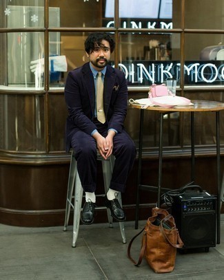 С чем носить темно-зеленые кожаные туфли дерби