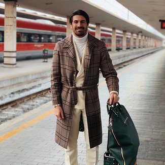 С чем носить темно-зеленую кожаную большую сумку мужчине