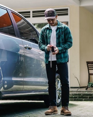 С чем носить темно-зеленую рубашку с длинным рукавом мужчине