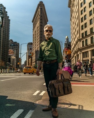 С чем носить темно-зеленую рубашку с длинным рукавом мужчине