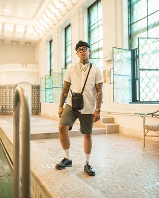 С чем носить темно-зеленую сумку почтальона