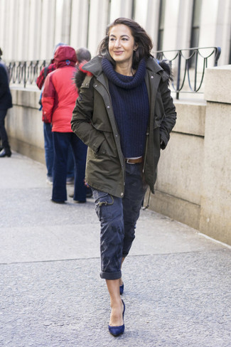 Какие туфли носить с темно-зеленой паркой