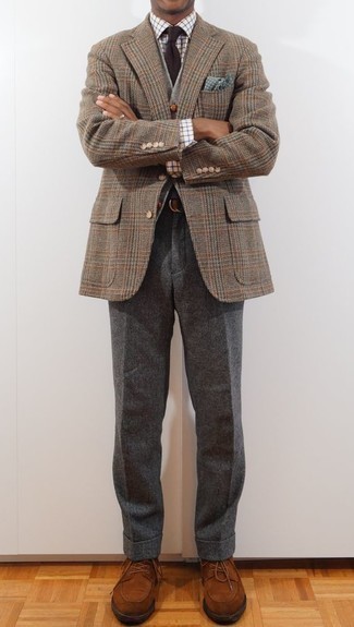 С чем носить темно-зеленый нагрудный платок в горошек