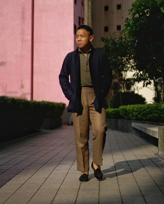 С чем носить темно-зеленую футболку-поло мужчине