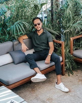 С чем носить темно-зеленую футболку-поло мужчине