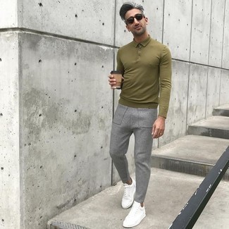 С чем носить темно-зеленый свитер с воротником поло мужчине