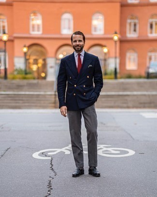 С чем носить темно-зеленый нагрудный платок с принтом