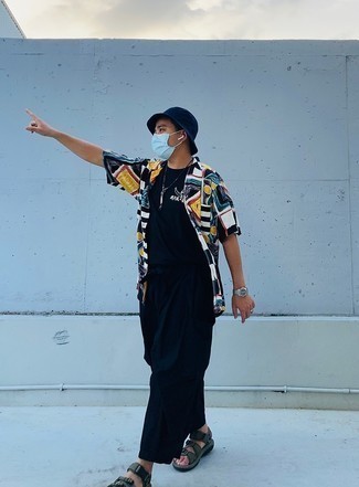 С чем носить темно-зеленые сандалии мужчине