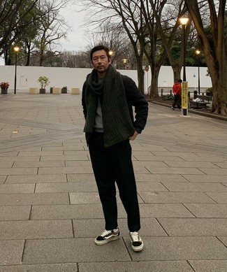 С чем носить темно-зеленый шарф мужчине