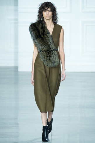 С чем носить темно-зеленый шарф женщине