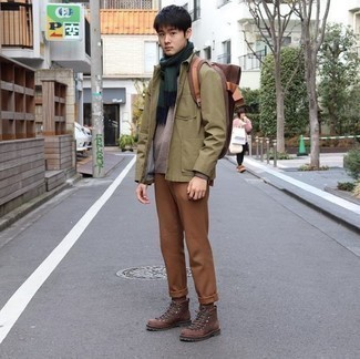 С чем носить темно-зеленый шарф мужчине