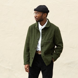 С чем носить темно-зеленую куртку-рубашку мужчине