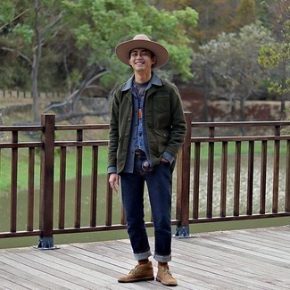 С чем носить темно-зеленую куртку-рубашку мужчине