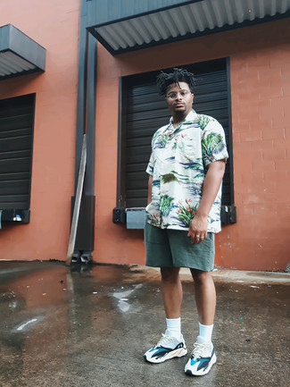 С чем носить темно-зеленые шорты мужчине