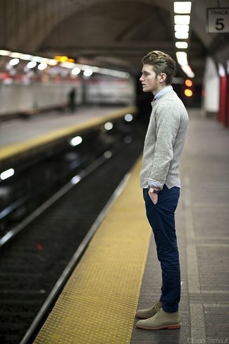 С чем носить темно-зеленые замшевые ботинки дезерты