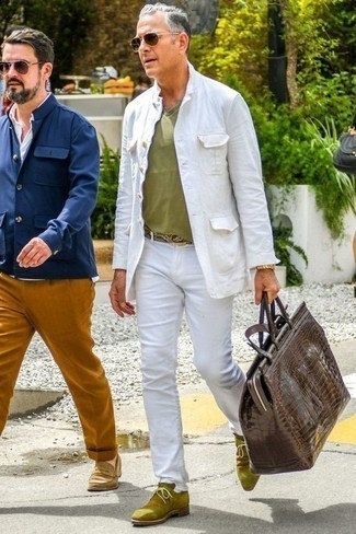 С чем носить темно-зеленые замшевые ботинки дезерты