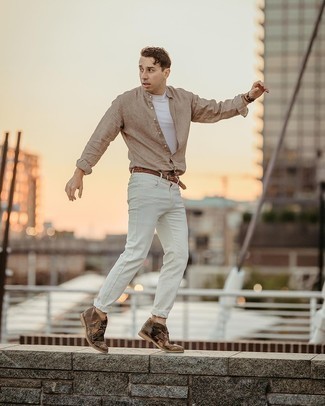 С чем носить темно-зеленые замшевые ботинки дезерты