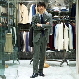 С чем носить темно-зеленый костюм