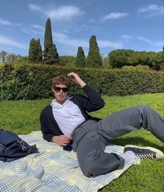 С чем носить темно-зеленые солнцезащитные очки мужчине