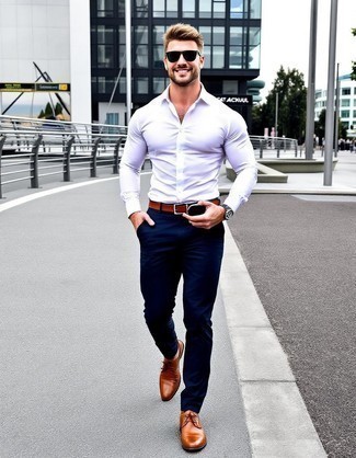 С чем носить темно-зеленые солнцезащитные очки мужчине