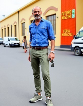 С чем носить темно-зеленые солнцезащитные очки мужчине