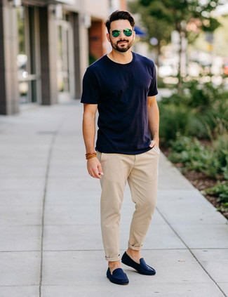 С чем носить темно-зеленые солнцезащитные очки мужчине