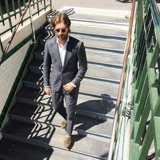 С чем носить темно-зеленые лоферы с кисточками