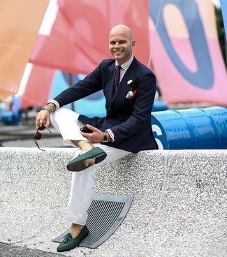 С чем носить темно-зеленые лоферы с кисточками