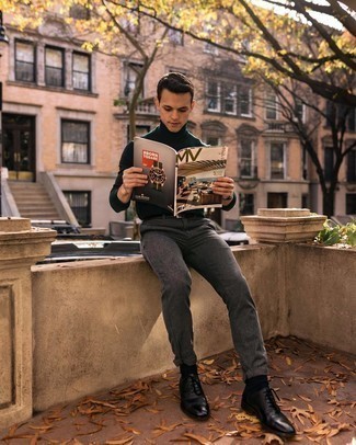 Какие брюки чинос носить с темно-зеленой водолазкой