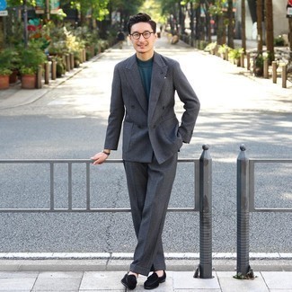 Какие лоферы носить с темно-зеленой водолазкой мужчине