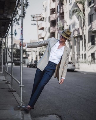 С чем носить темно-зеленую шерстяную шляпу мужчине