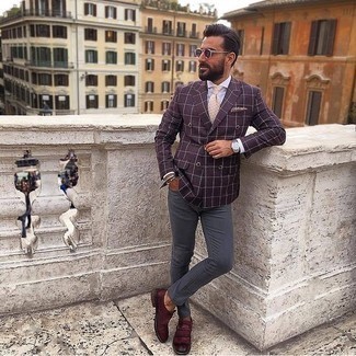 С чем носить темно-пурпурный двубортный пиджак мужчине