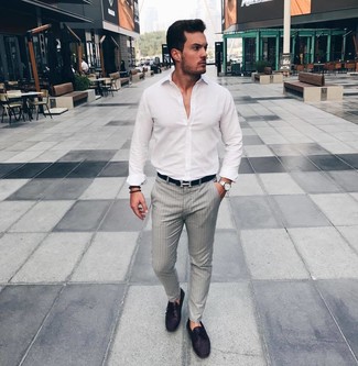 С чем носить темно-пурпурные мокасины мужчине