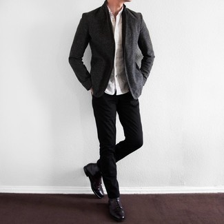 С чем носить темно-пурпурные кожаные повседневные ботинки мужчине