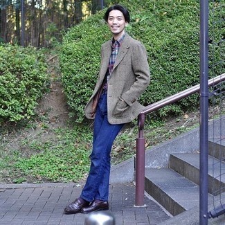 С чем носить темно-пурпурные лоферы мужчине