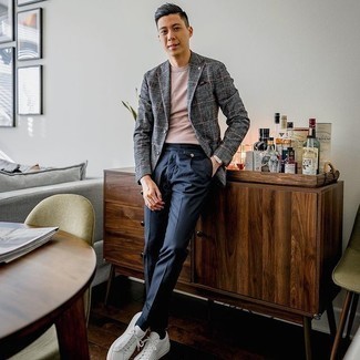 С чем носить темно-пурпурный нагрудный платок