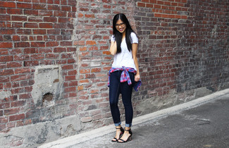 С чем носить темно-пурпурную рубашку женщине