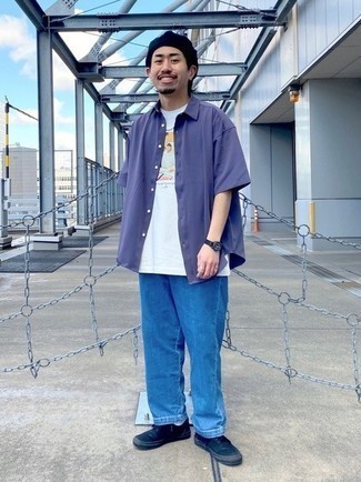 С чем носить темно-пурпурную рубашку мужчине